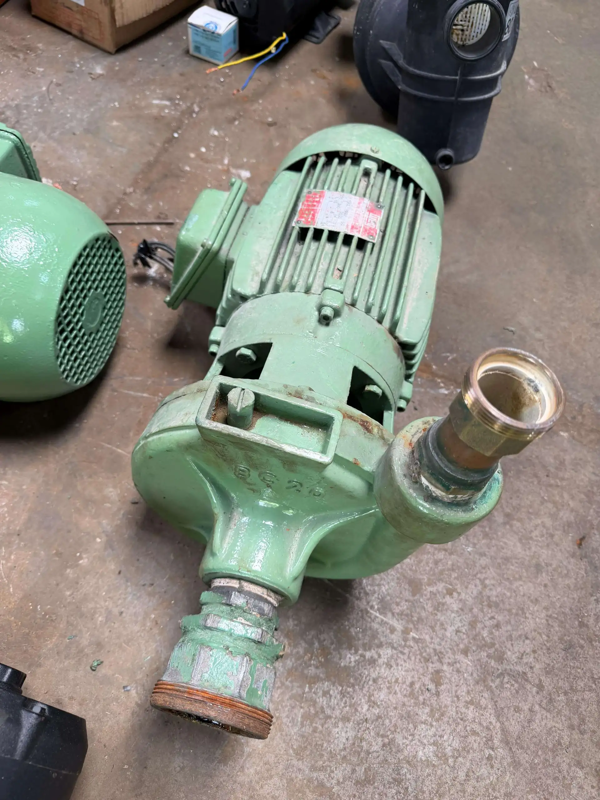 Técnico especializado em bombas d'água — Souza Bombas